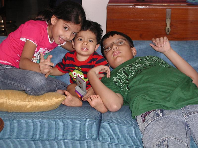 P9170009 (2).JPG - Nandi, Rohan and Karan.